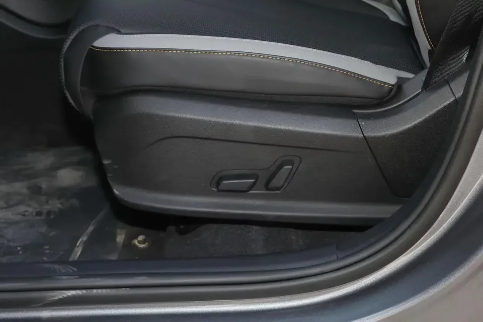 BYD Sea Lion 05DM Sea Lion 05DM 2025 DM-i 115KM Flagship 2025 — thumbnail 3