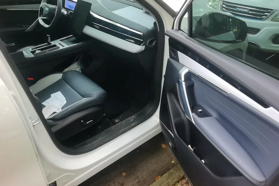 Geely Atlas L Boyue L 2024 1.5TD DCT Premium Edition 2024 — thumbnail 3