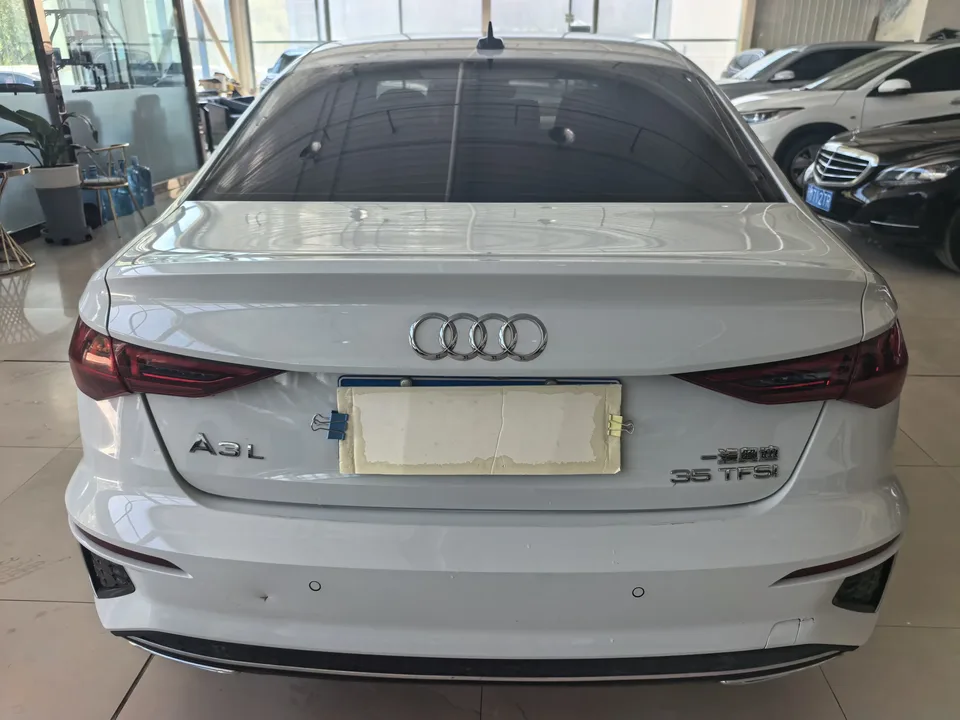 Audi A3 Audi A3 2023 Sportback 35 TFSI Stylish and sporty 2023 — thumbnail 2