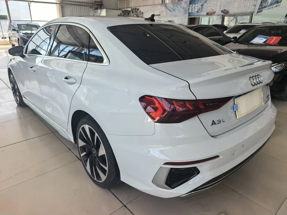 Audi A3 Audi A3 2023 Sportback 35 TFSI Stylish and sporty 2023 — thumbnail 4