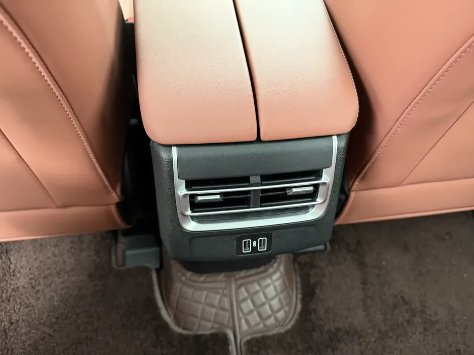 Changan CS75PLUS Changan CS75 PLUS 2024 The third generation champion version 1.5T automatic intelligent driving strong navigation 2024 — thumbnail 3