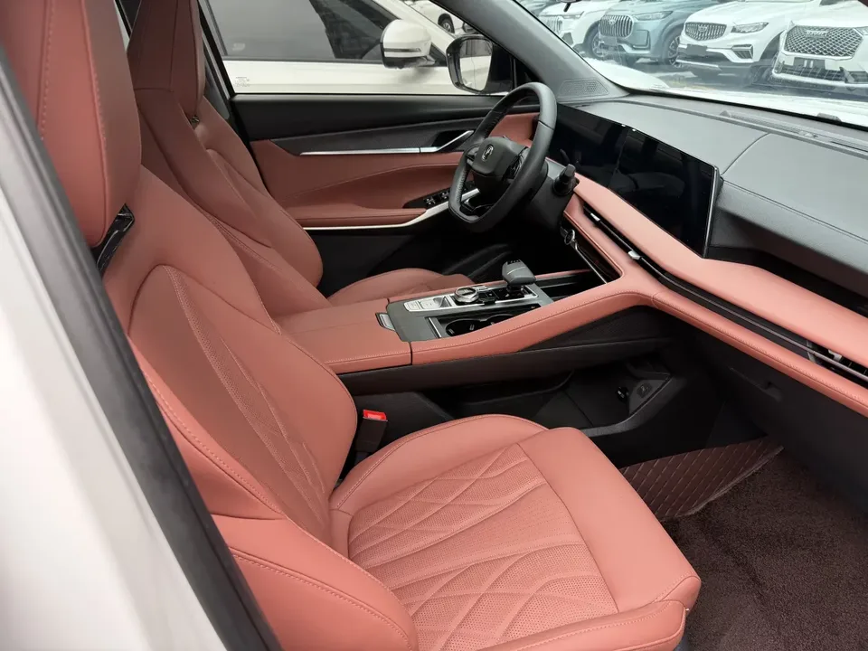 Changan CS75PLUS Changan CS75 PLUS 2024 The third generation champion version 1.5T automatic intelligent driving strong navigation 2024 — thumbnail 5