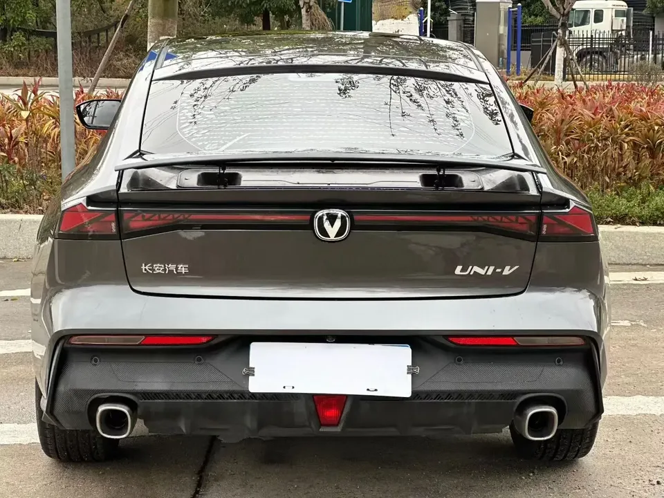 Changan UNI-V Changan UNI-V 2022 1.5T Premium 2022 — thumbnail 2