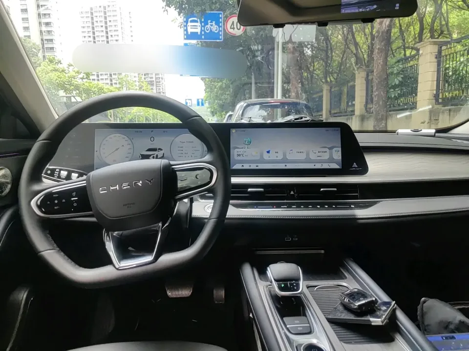 Chery Arrizo 8 Arrizo 8 2025 1.6TGDI DCT Intelligence 2025 — thumbnail 2