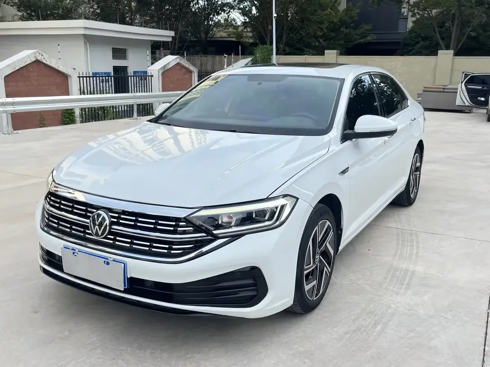 Volkswagen Sagitar Sagitar 2023 280TSI DSG Transcendence Lite 2022 — photo 1, buy with delivery to Moscow