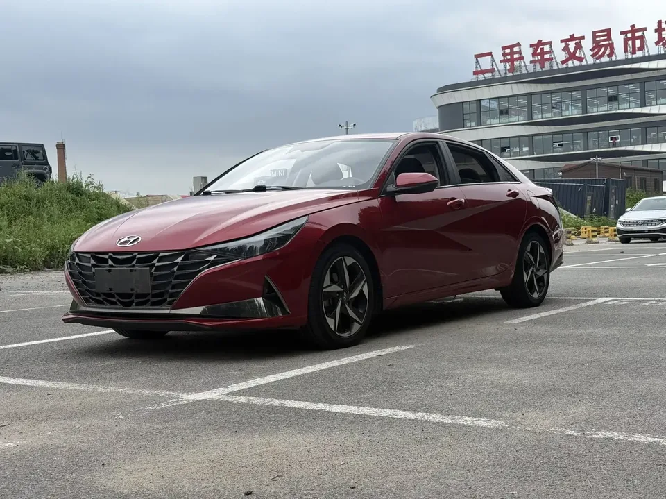 Hyundai Elantra Elantra 2022 1.5L CVT TOP Flagship Edition 2022 — photo 1, buy with delivery to Moscow