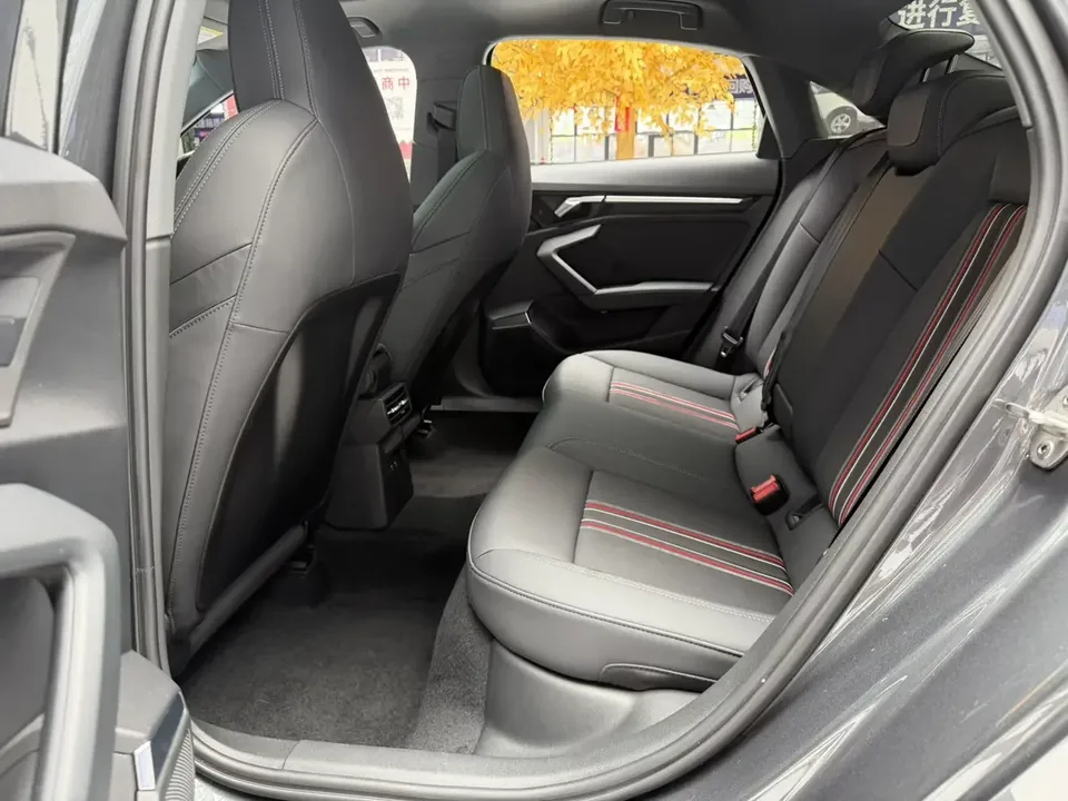 Audi A3 Audi A3 2023 A3L Limousine 35 TFSI facelift: stylish and sporty 2023 — миниатюра 5