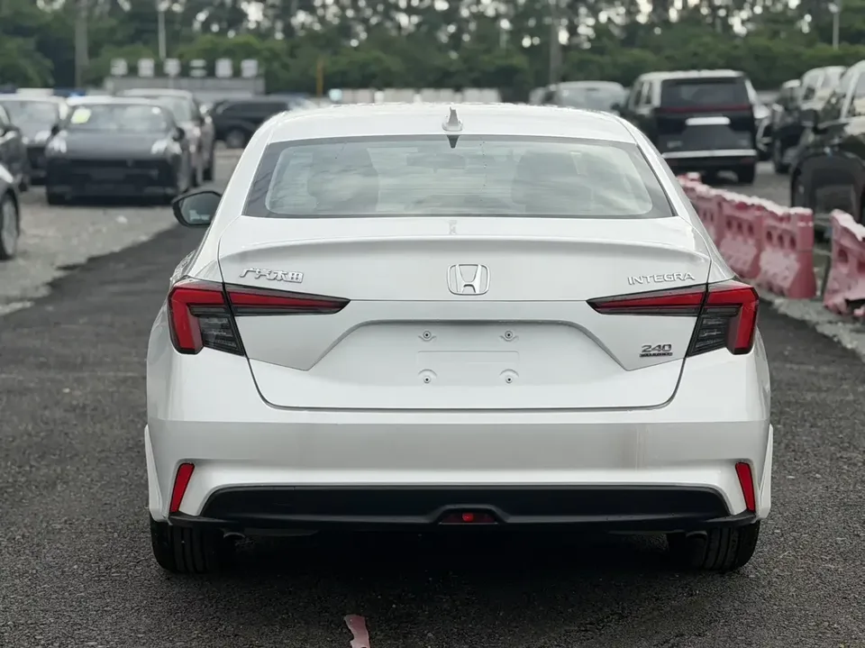 Honda Integra Style 2023 240TURBO Exclusive MT Edition 2023 — thumbnail 2
