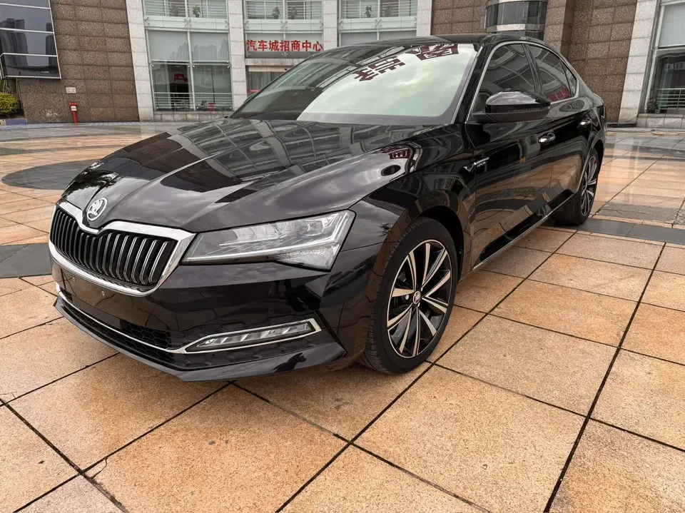 Skoda Superb Speedy 2023 Modified TSI280 DSG Premium Edition 2023 — photo 1, buy with delivery to Moscow