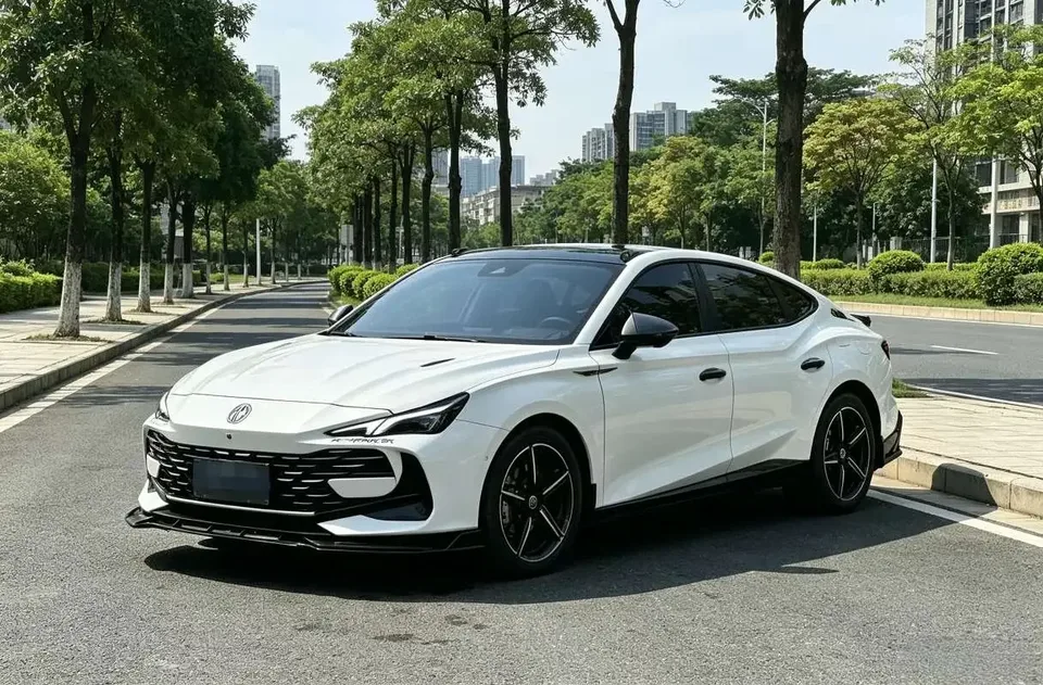 MG 7 MG7 2023 1.5T DCT Deluxe Edition 2023 — photo 1, buy with delivery to Moscow