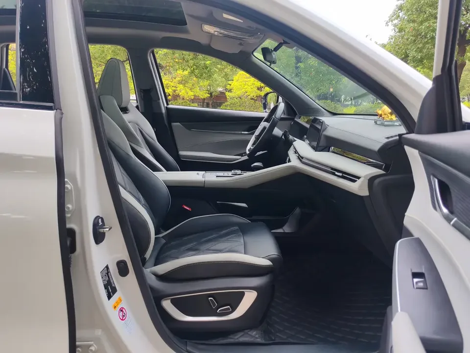 Changan CS75PLUS Changan CS75 PLUS 2023 The third generation 1.5T automatic premium model 2023 — thumbnail 3