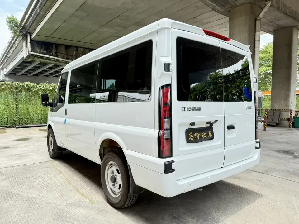 Jiangling Fushun Fushun 2023 2.0T manual diesel short-wheelbase low-roof commercial multi-purpose passenger vehicle with 6 seats and double tailgate. 2025 — thumbnail 2