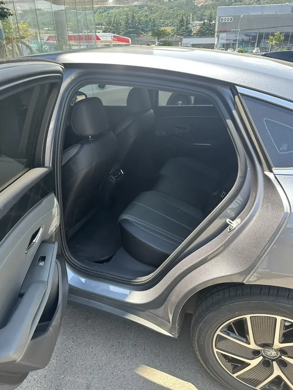 BYD Qin L DM Qin L DM 2025 DM-i 120KM Intelligent Driving Edition 2025 — thumbnail 2