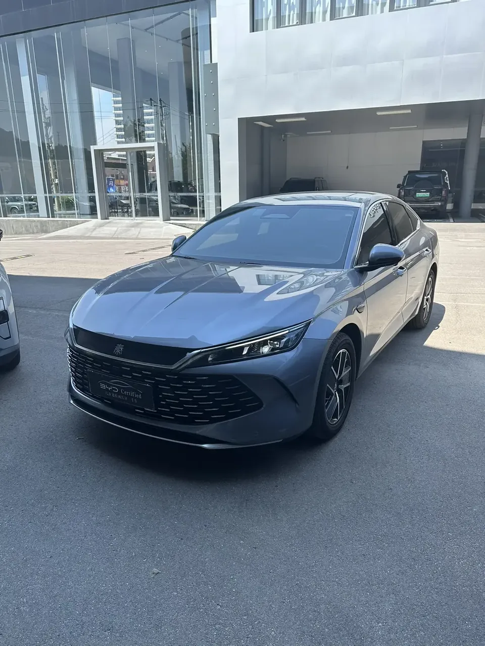 BYD Qin L DM Qin L DM 2025 DM-i 120KM Intelligent Driving Edition 2025 — photo 1, buy with delivery to Moscow
