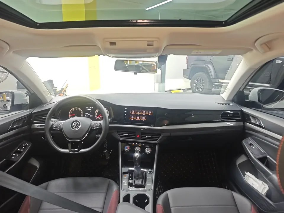Volkswagen Bora Bora 2021 1.5L Automatic Comfort Smart Connection Edition 2022 — миниатюра 2