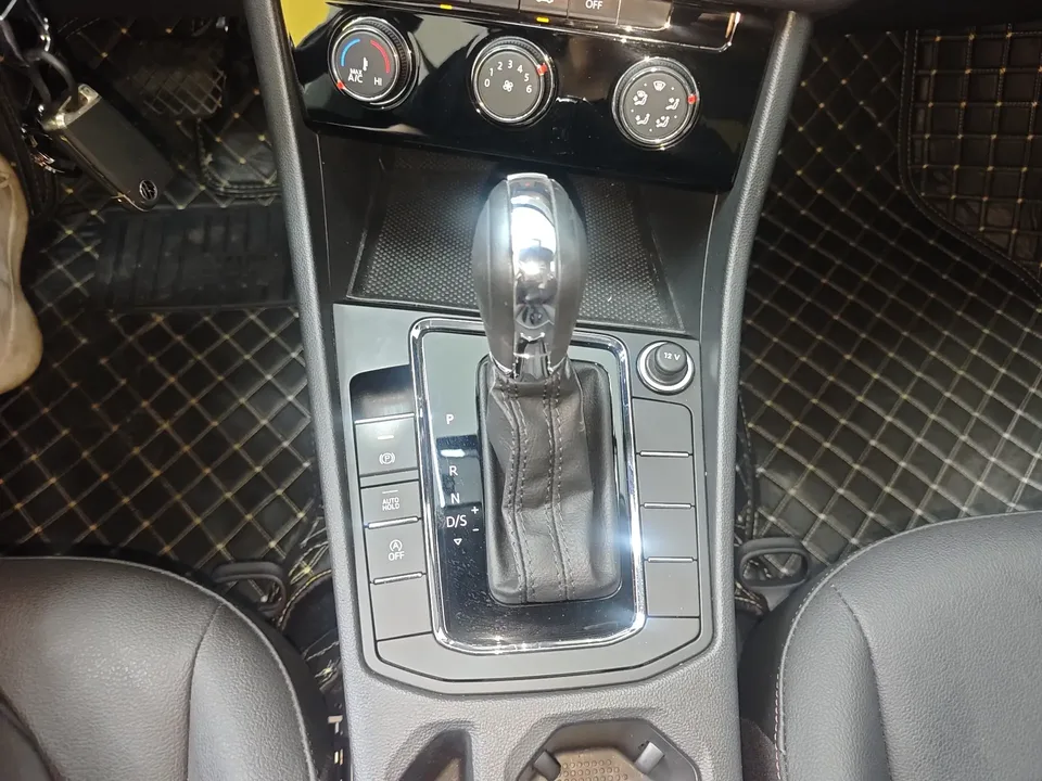 Volkswagen Bora Bora 2021 1.5L Automatic Comfort Smart Connection Edition 2022 — миниатюра 3