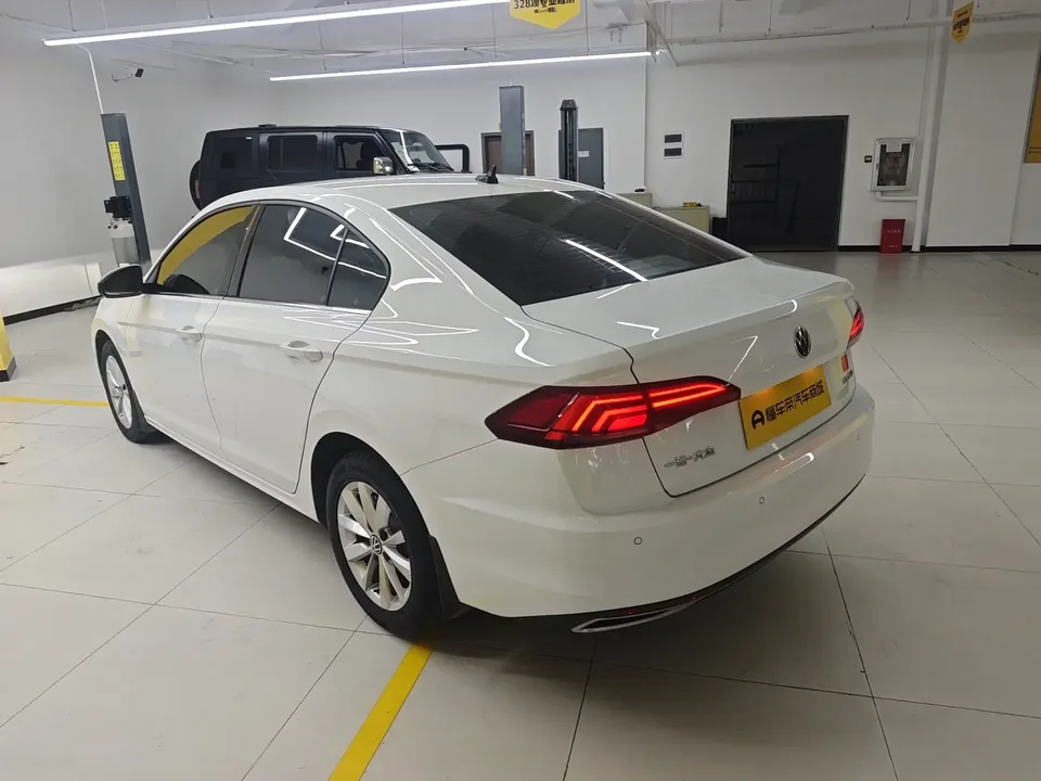 Volkswagen Bora Bora 2021 1.5L Automatic Comfort Smart Connection Edition 2022 — миниатюра 4