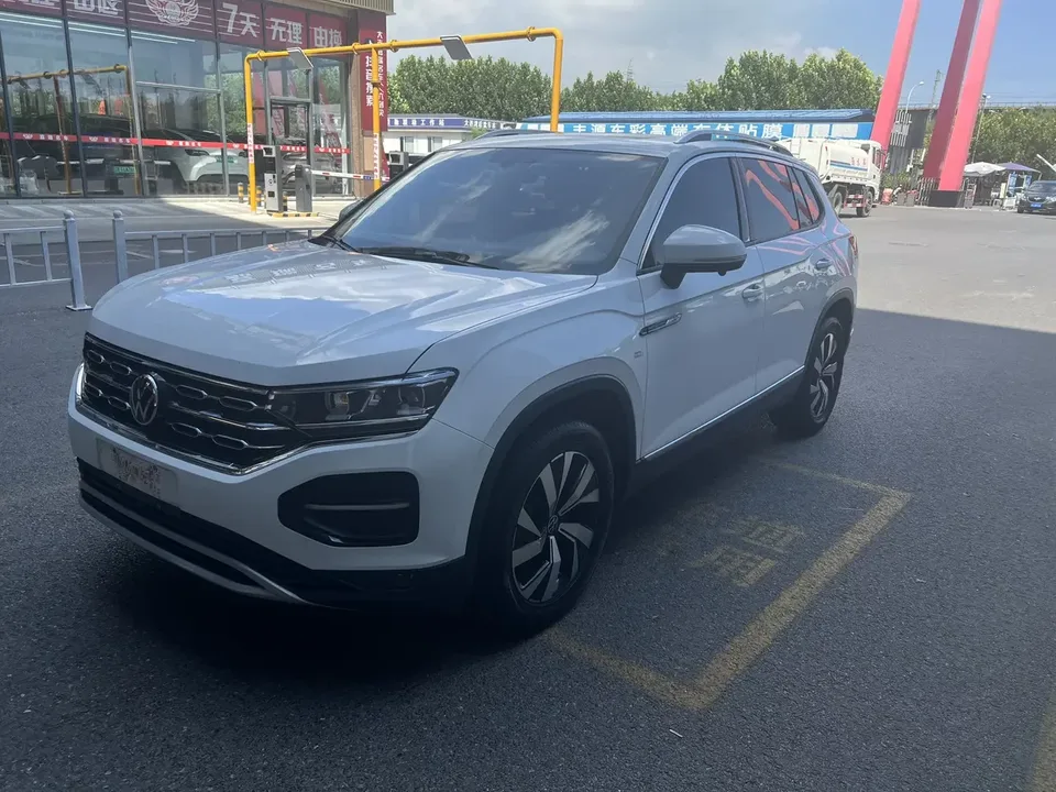 Volkswagen Tayron Tanyue 2022 280TSI 2WD Luxury Smart Edition 2022 — photo 1, buy with delivery to Moscow