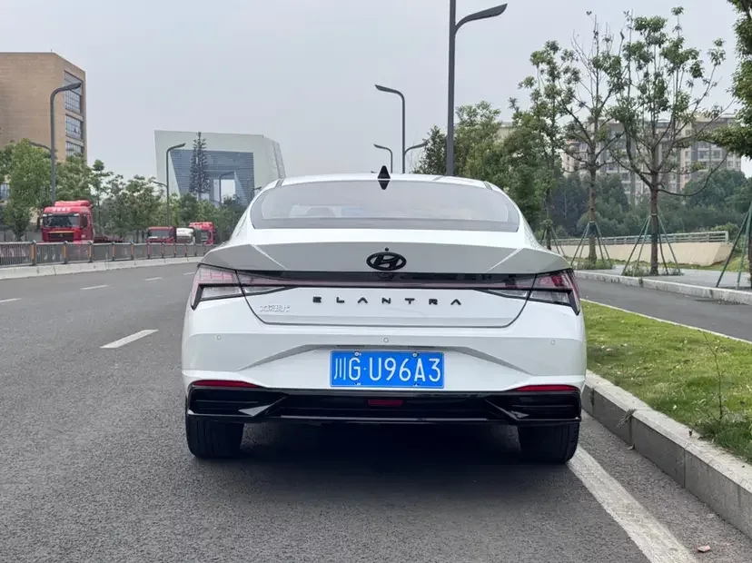 Hyundai Elantra Elantra 2022 1.5L CVT LUX Premium Edition 2023 — thumbnail 2