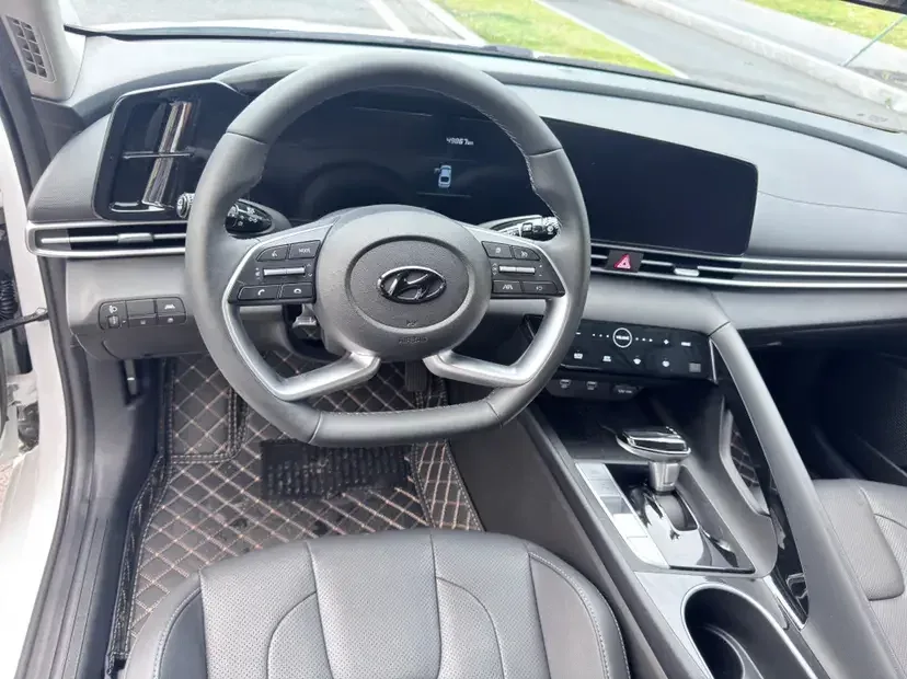 Hyundai Elantra Elantra 2022 1.5L CVT LUX Premium Edition 2023 — thumbnail 5