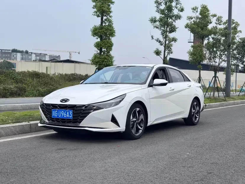 Hyundai Elantra Elantra 2022 1.5L CVT LUX Premium Edition 2023 — photo 1, buy with delivery to Moscow