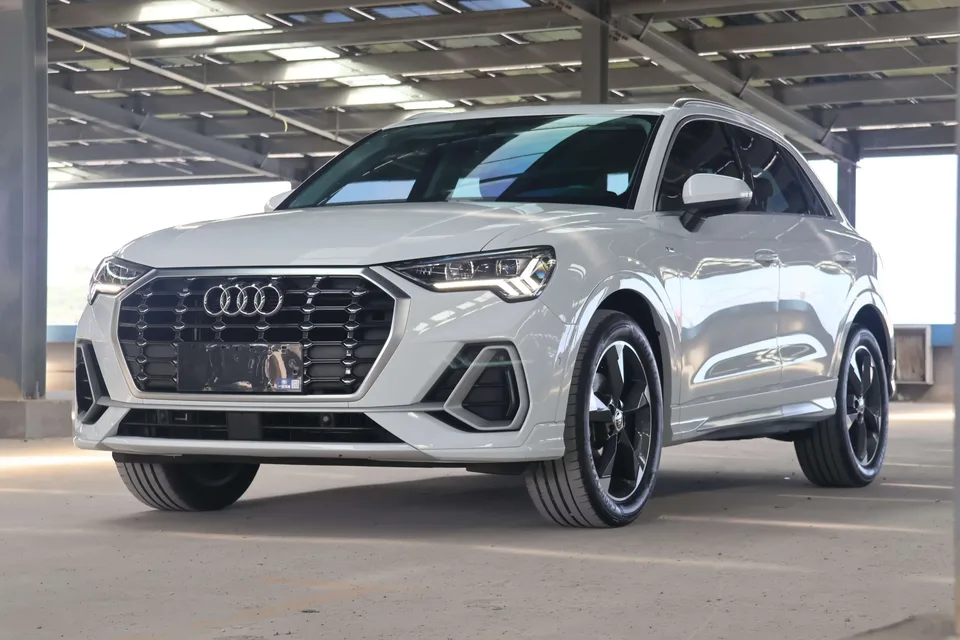 Audi Q3 Audi Q3 2022 35 TFSI Stylish Dynamic 2022 — photo 1, buy with delivery to Moscow