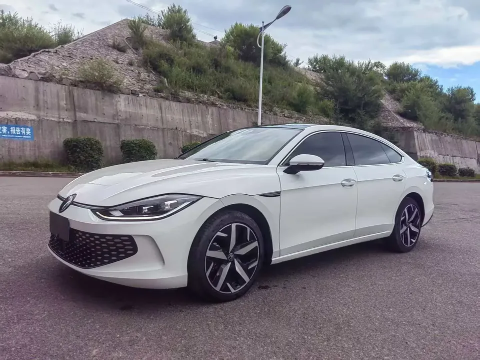 Volkswagen Lamando Lingdu 2022 Lingdu L 280TSI DSG Cool Edition 2023 — photo 1, buy with delivery to Moscow