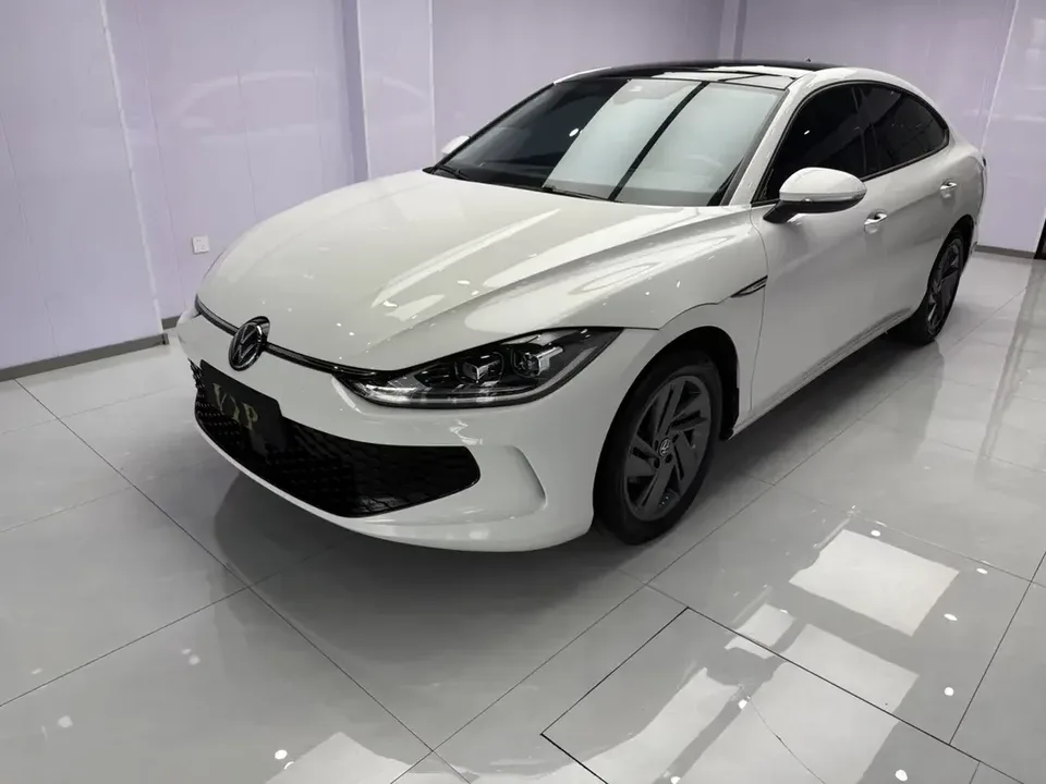 Volkswagen Lamando Lingdu 2022 Lingdu L 280TSI DSG Hot Edition 2022 — photo 1, buy with delivery to Moscow