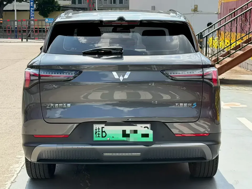 Wuling Starlight S PHEV Wuling Starlight S PHEV 2024 130km Flagship 2024 — thumbnail 2