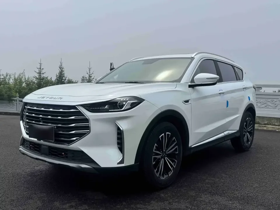 Jetour Jietu X70 PLUS Jietu X70 PLUS 2022 1.5T CVT 7-seater 2022 — photo 1, buy with delivery to Moscow