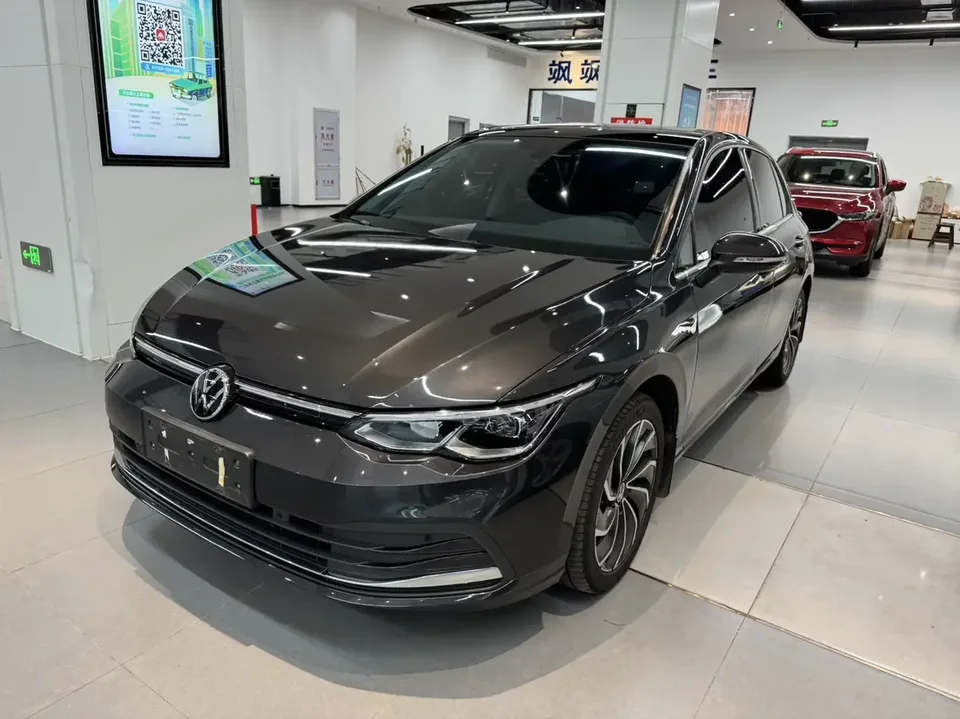 Volkswagen Golf golf 2021 280TSI DSG Pro 2022 — photo 1, buy with delivery to Moscow