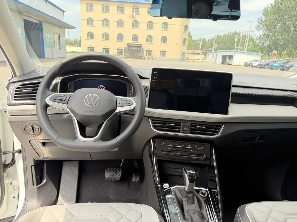 Volkswagen Tayron Tanyue 2023 280TSI 2WD Luxury Plus Advanced Edition 2023 — thumbnail 4