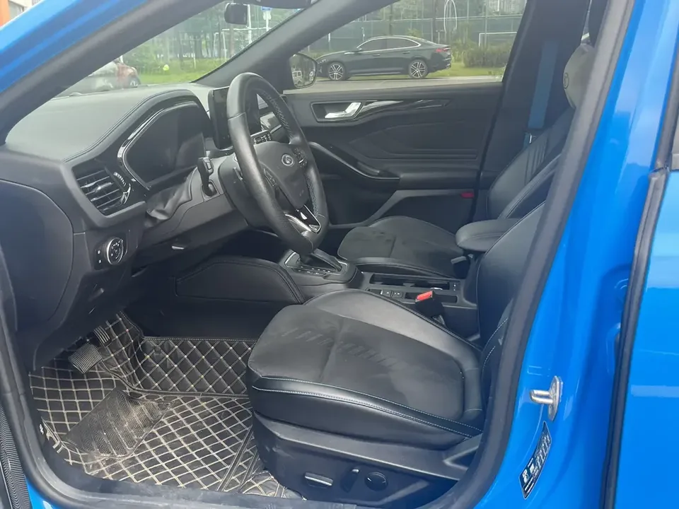 Ford Focus fox 2022 Hatchback EcoBoost 180 Automatic S Edition 2022 — thumbnail 5