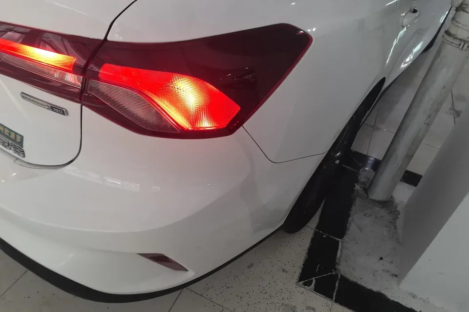 Ford Focus fox 2022 Sedan EcoBoost 180 Automatic Competition Edition 2022 — thumbnail 3