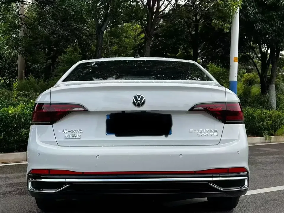 Volkswagen Sagitar Sagitar 2023 300TSI DSG Beyond Edition 2024 — thumbnail 2
