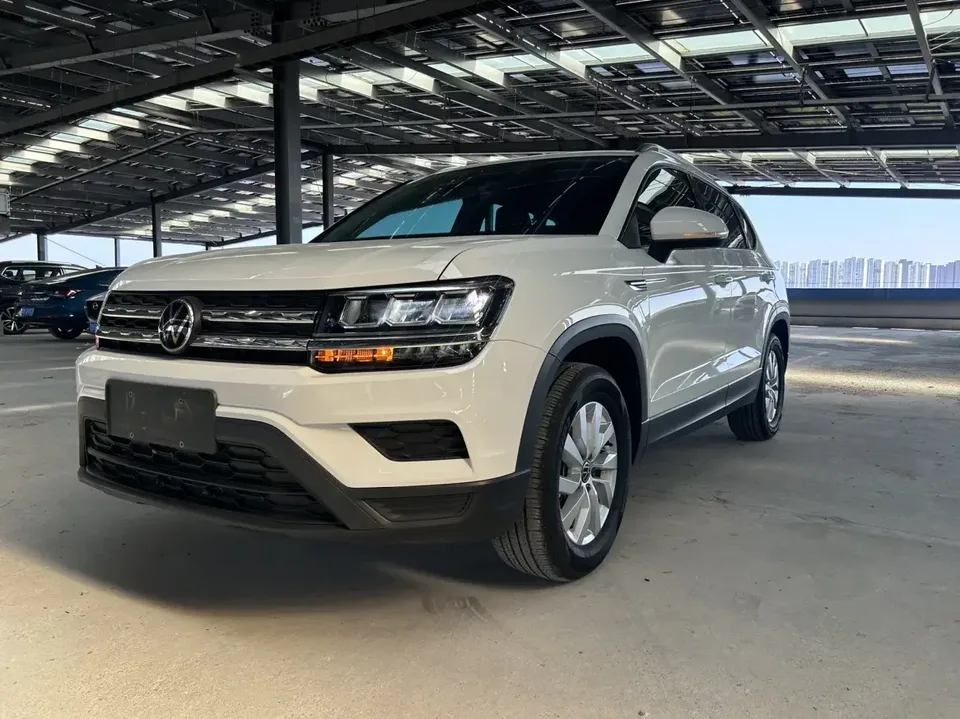 Volkswagen Tharu tuyue 2022 280TSI 2WD Fashion Edition 2022 — photo 1, buy with delivery to Moscow