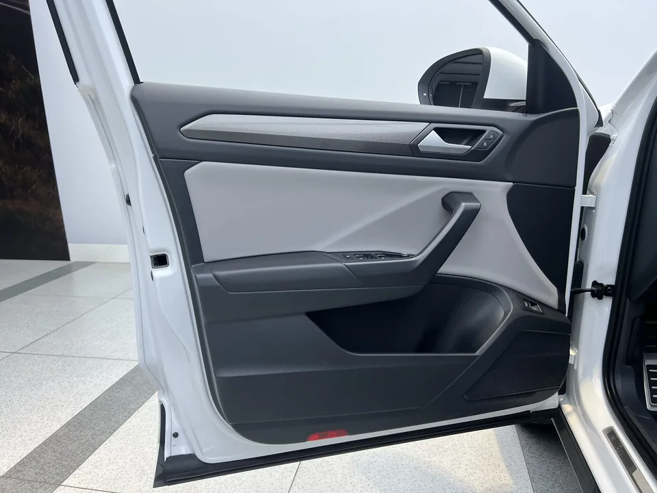 Volkswagen T-Roc TANG 2024 300TSI DSG Chenguang Edition 2025 — thumbnail 3