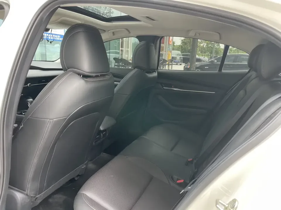Mazda Axela Mazda3 Angkesela 2025 2.0L Automatic Premium Edition 2025 — миниатюра 3