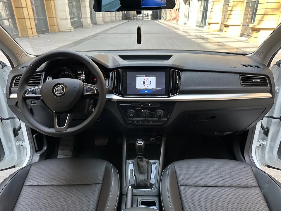 Skoda Comek Comek 2023 1.5L Automatic Comfort Edition 2023 — thumbnail 4