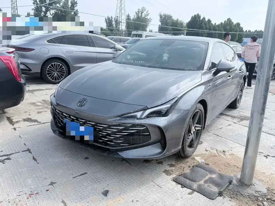 MG 7 MG7 2023 1.5T DCT Deluxe Edition 2023 — photo 1, buy with delivery to Moscow