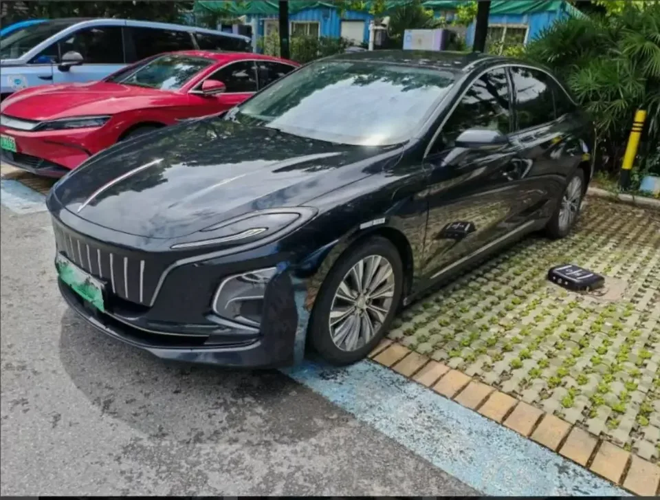Hongqi E-QM5 Hongqi E-QM5 2024 620KM PLUS 2024 — photo 1, buy with delivery to Moscow