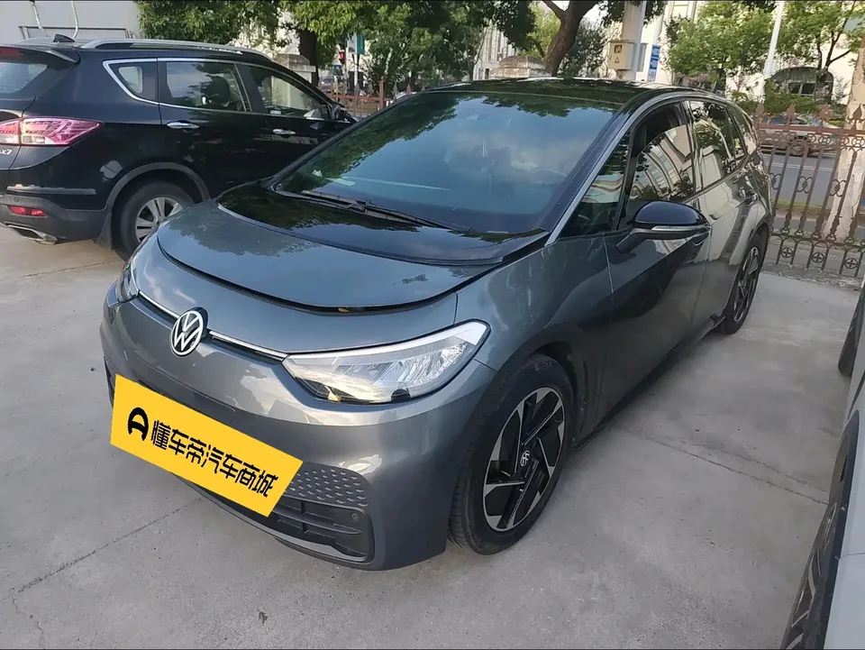 Volkswagen ID.3 Volkswagen ID.3 2024 Outstanding Edition 2024 — photo 1, buy with delivery to Moscow