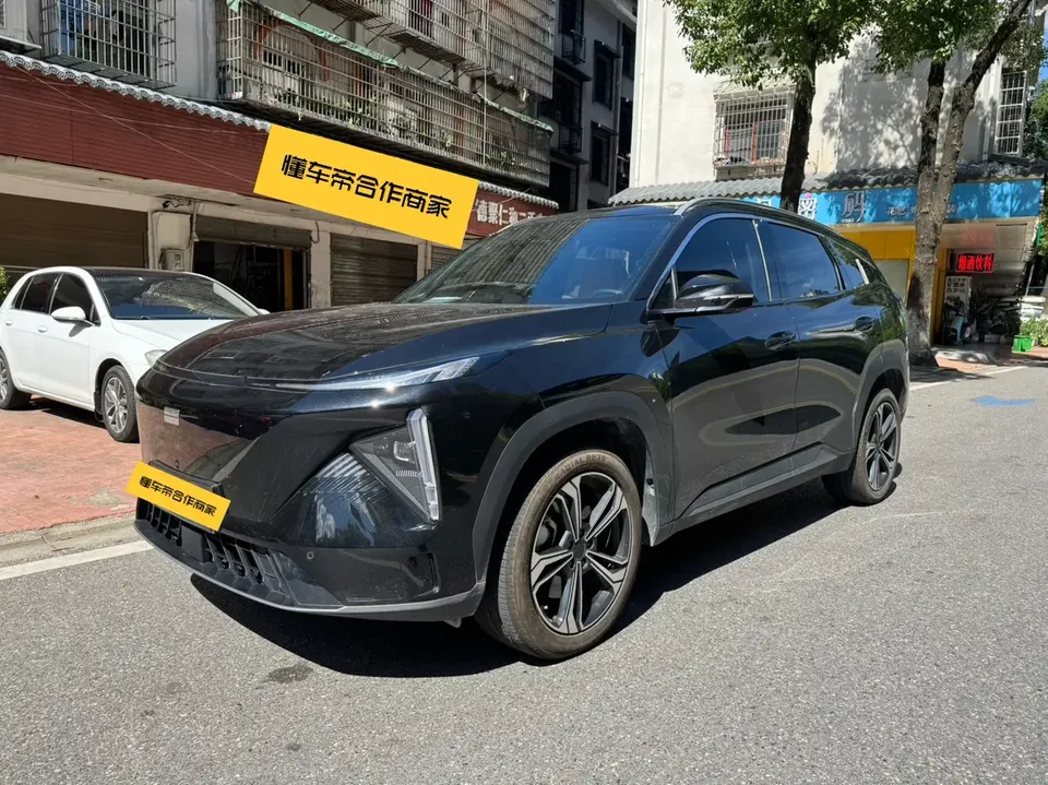 Geely Galaxy L7 Galaxy L7 2025 1.5L EM-i 115km Long-distance Edition 2025 — photo 1, buy with delivery to Moscow