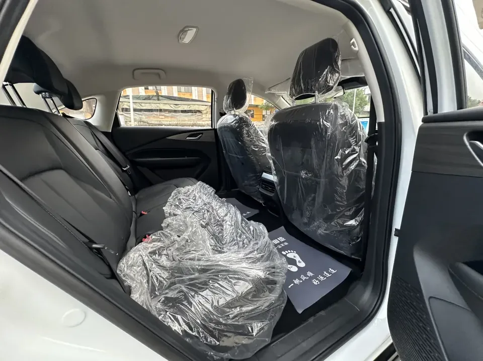 Wuling Starlight PHEV Wuling Starlight PHEV 2025 150km Intelligent Pilot 2026 — thumbnail 4