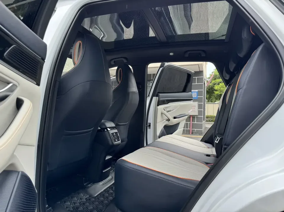 BYD Song PLUS DM Song PLUS DM 2021 DM-i 51KM 2WD Premium Edition 2022 — миниатюра 4
