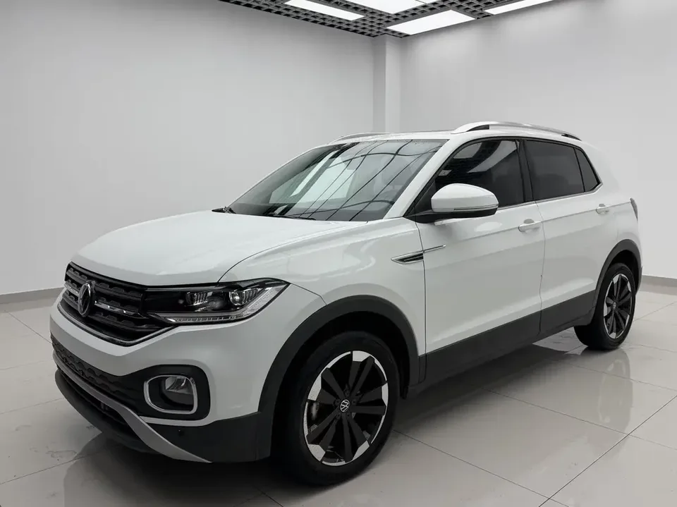 Volkswagen Explore the shadows Explore the shadows 2021 1.5L Automatic Joy-Link Edition 2022 — photo 1, buy with delivery to Moscow