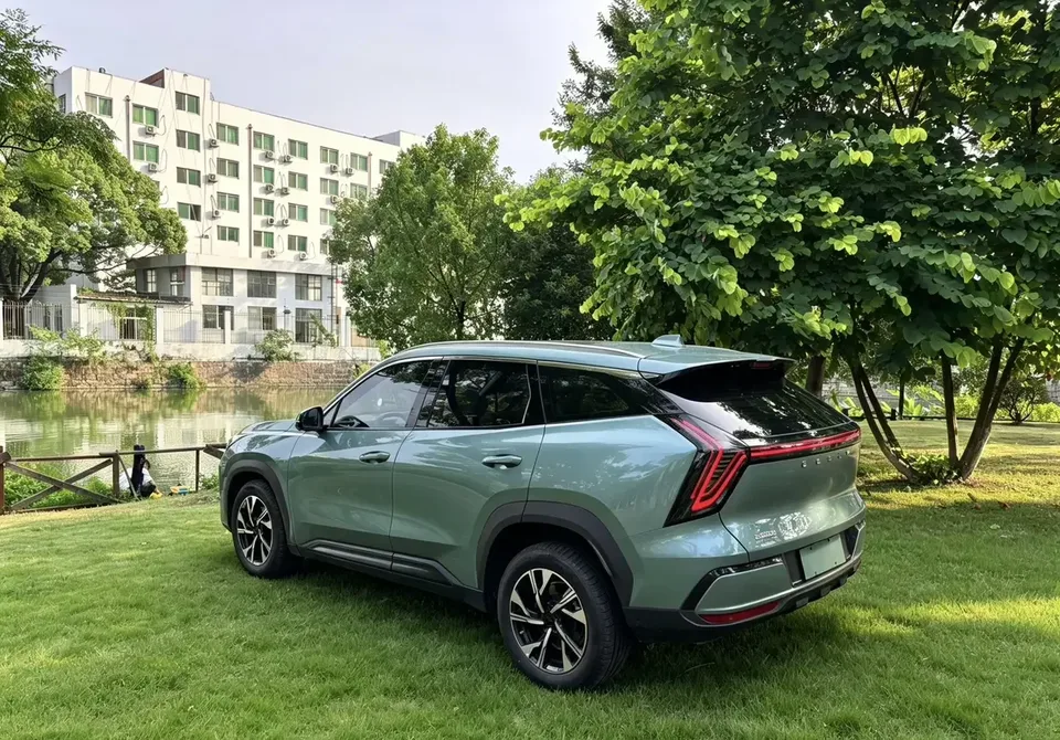 Geely Atlas L Boyue L 2025 The fourth generation 1.5TD DCT starts its journey 2025 — thumbnail 4