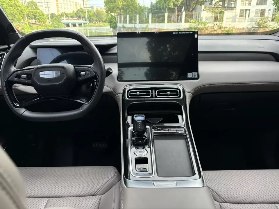 Geely Atlas L Boyue L 2025 The fourth generation 1.5TD DCT starts its journey 2025 — thumbnail 5