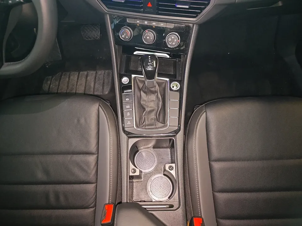 Volkswagen Sagitar Sagitar 2021 280TSI DSG Beyond Edition 2022 — thumbnail 3