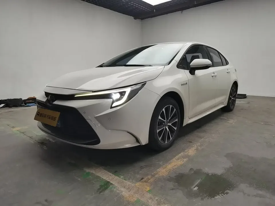 Toyota Levin Lei Ling 2023 Hybrid 1.8L Deluxe Edition 2023 — photo 1, buy with delivery to Moscow